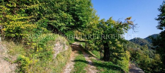 3 bedrooms House in Caprino Bergamasco, Italy No. 176793 5