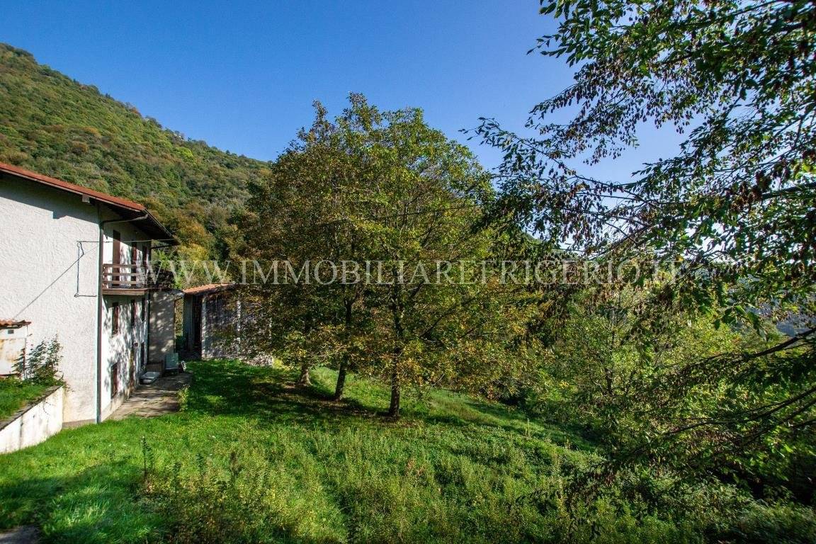 3 bedrooms House in Caprino Bergamasco, Italy No. 176793