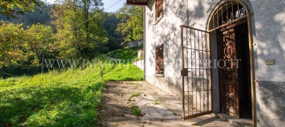 3 bedrooms House in Caprino Bergamasco, Italy No. 176793 2