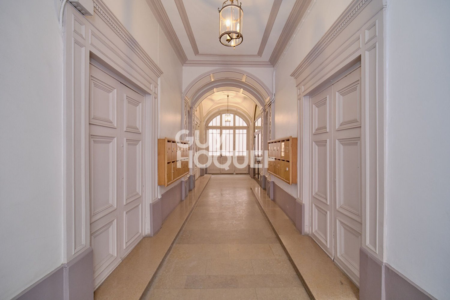 2 bedrooms Apartment in Lyon, France No. 195122