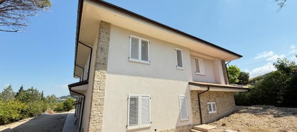 8 Schlafzimmer Villa in Marche, Italy, Nr. 386278 32