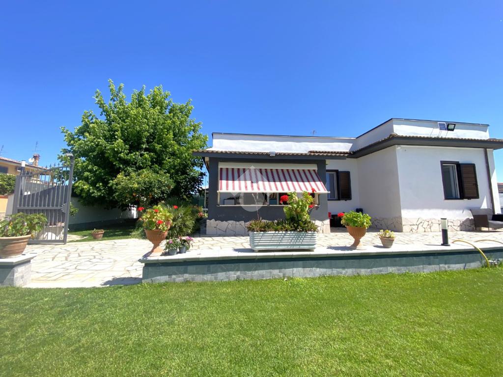 3 bedrooms Villa in Anzio, Italy No. 47714