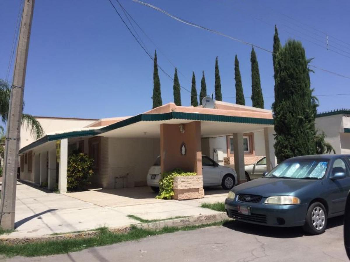 3 bedrooms House in Playa Vicente, Mexico No. 147580