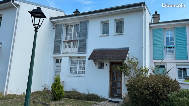 3 bedrooms House in Ennery, France No. 303360