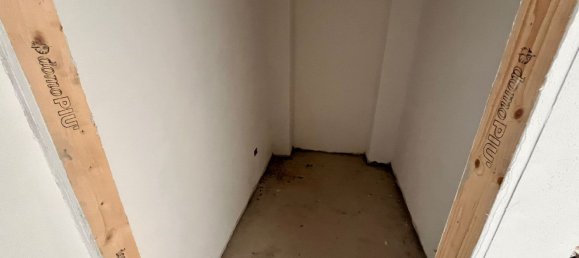 2-salle Appartement à Carugo, Italy No. 333678 4