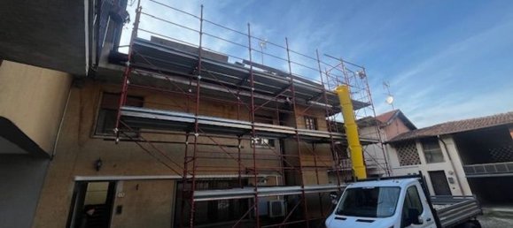 2-salle Appartement à Carugo, Italy No. 333678 2