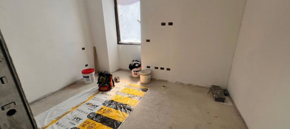 2-salle Appartement à Carugo, Italy No. 333678 6