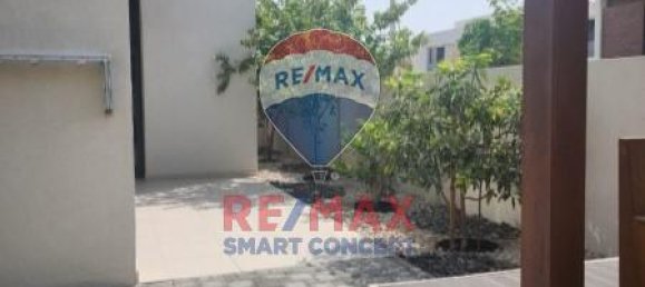 4 bedrooms Villa in Yas Island, UAE No. 36467 9