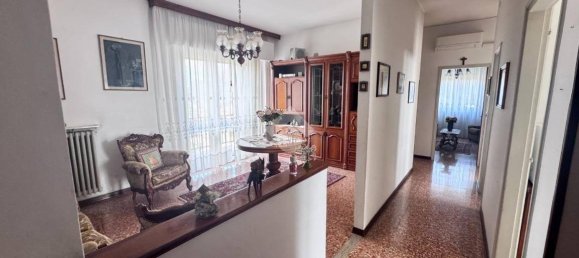 3 bedrooms Apartment in Mirano, Italy No. 341689 2