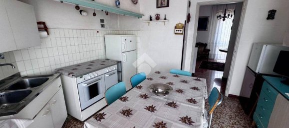 3 bedrooms Apartment in Mirano, Italy No. 341689 3