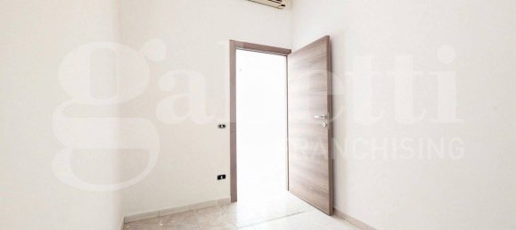Apartamento de 2 dormitorios en Bacoli, Italy No. 320403 9