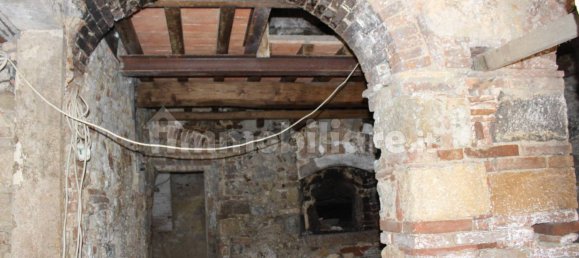 4 bedrooms Apartment in Colle di Val d'Elsa, Italy No. 301011 9