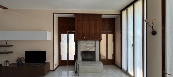 7 Schlafzimmer Villa in Induno Olona, Italy, Nr. 365570 18