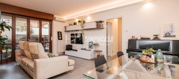 3-salle Appartement à Melegnano, Italy No. 74046 3