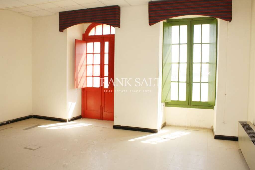200m² Office in Valletta, Malta No. 13030