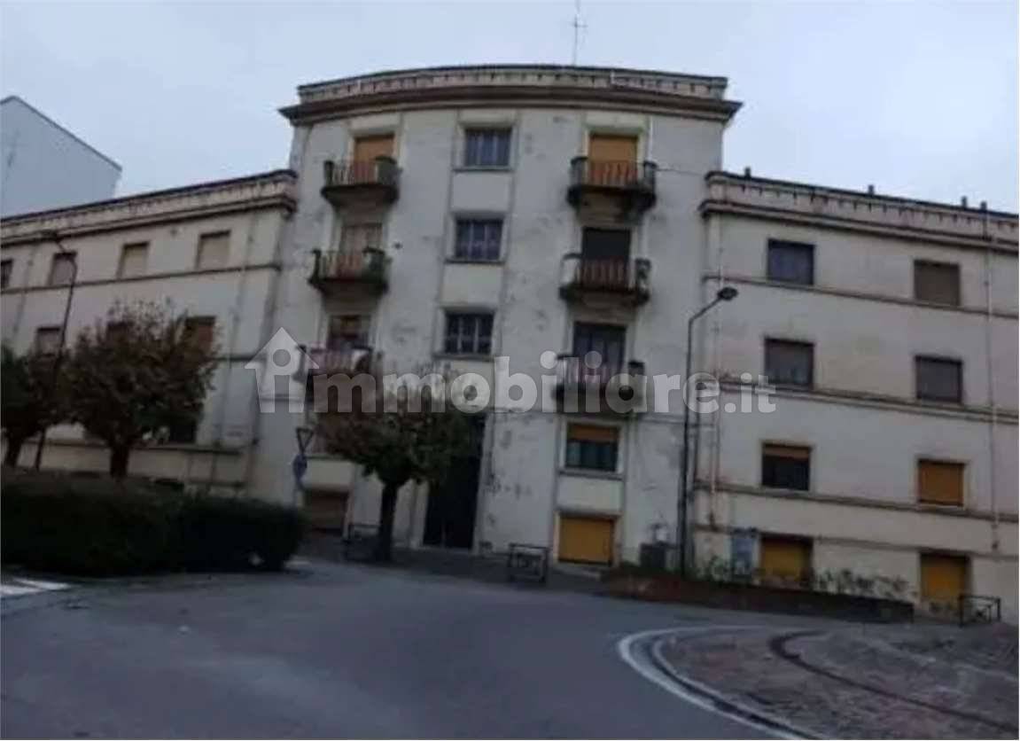 4-salle Appartement à Valenza, Italy No. 211914