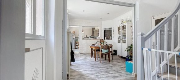 Casa de 4 dormitorios en Saint-Julien-les-Villas, France No. 273610 9