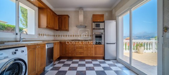 4 bedrooms Villa in Alicante, Spain No. 32724 11