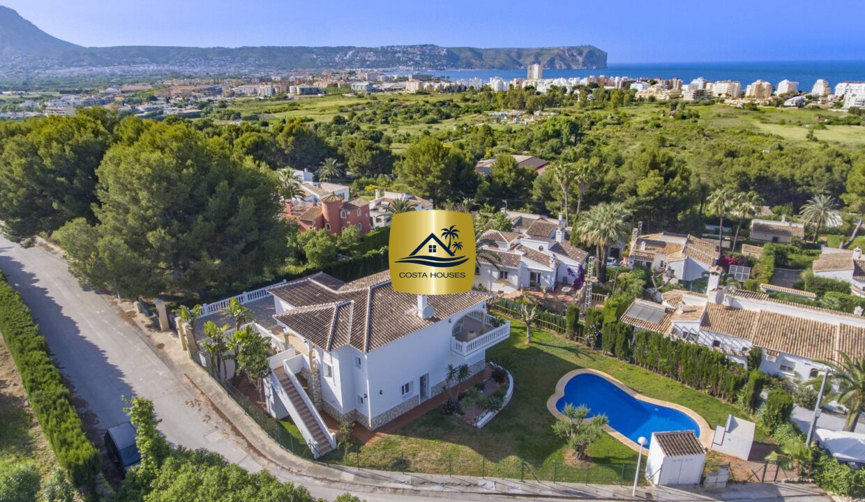 4 bedrooms Villa in Alicante, Spain No. 32724