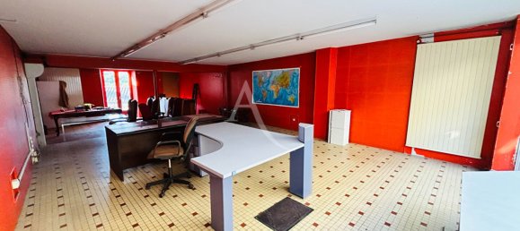 2 Schlafzimmer Haus in Chateau-Renault, France, Nr. 85604 3