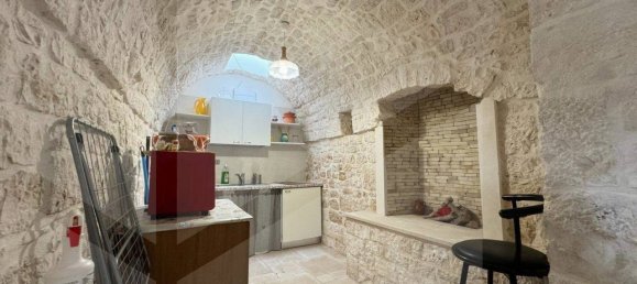 5 bedrooms Villa in Monopoli, Italy No. 17845 8