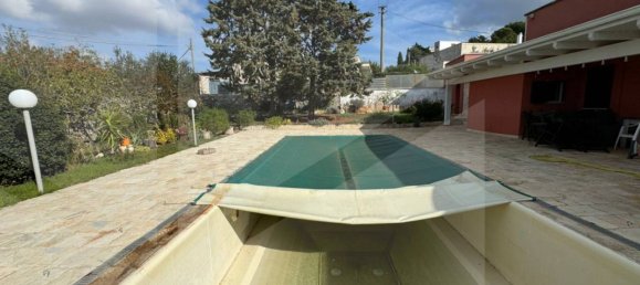 5 bedrooms Villa in Monopoli, Italy No. 17845 4