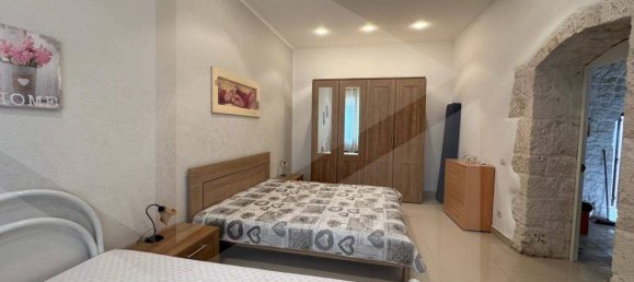 5 bedrooms Villa in Monopoli, Italy No. 17845 11