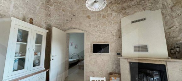 5 bedrooms Villa in Monopoli, Italy No. 17845 10