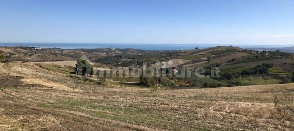 Дом с 2 спальнями в Купелло, Италия № 237180 19