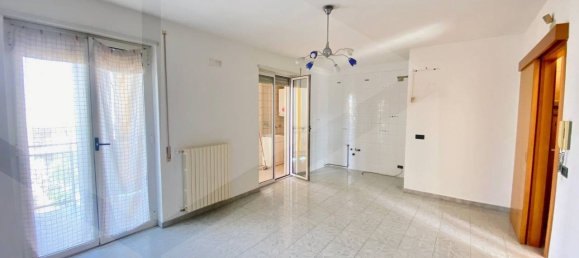 3 rooms Apartment in Bitonto, Italy No. 23986 6