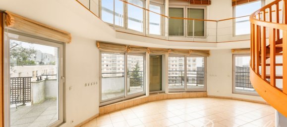 Dúplex de 3 dormitorios en Paris, France No. 299073 4