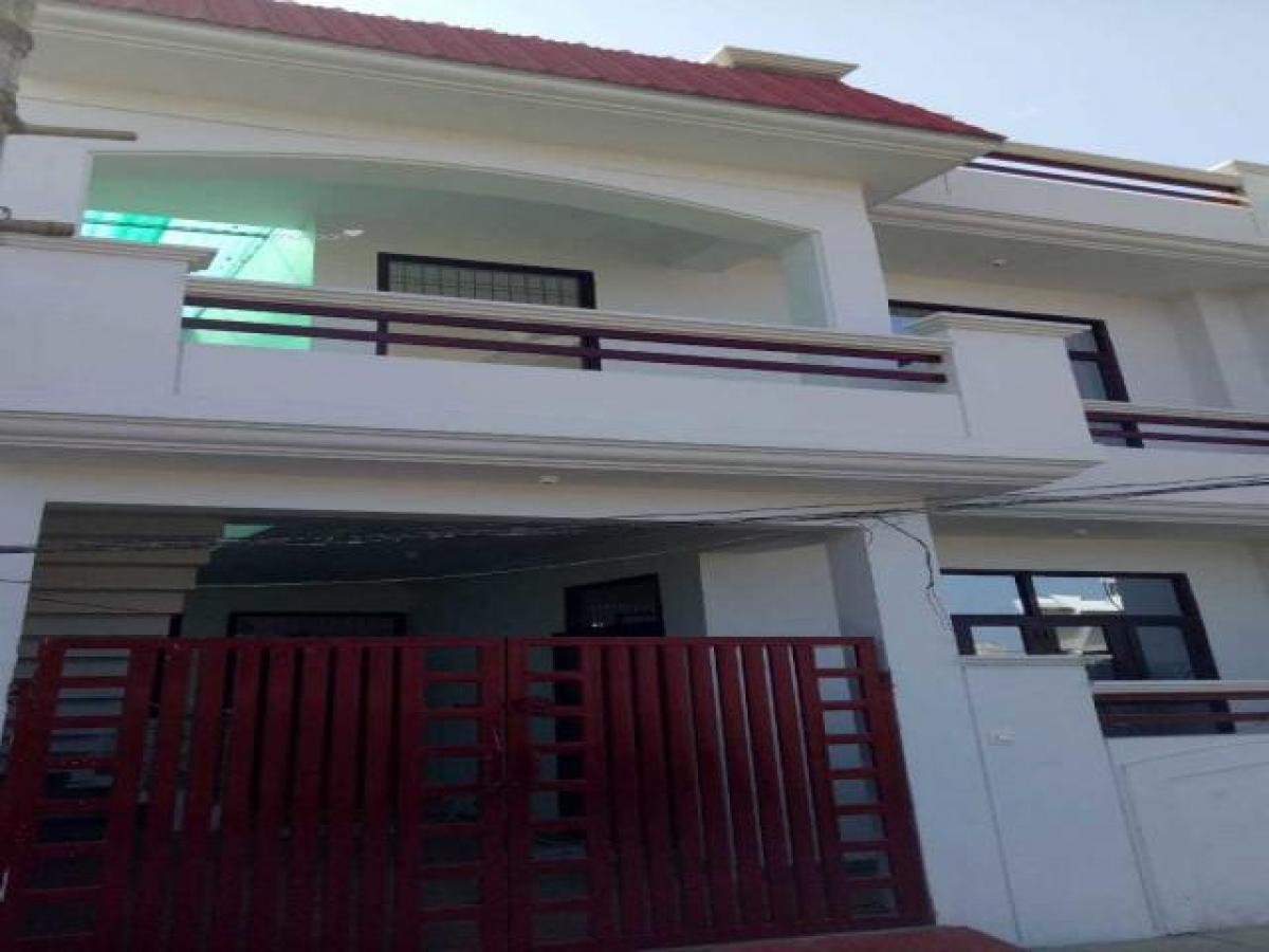 2 bedrooms House in Lucknow, India No. 16703