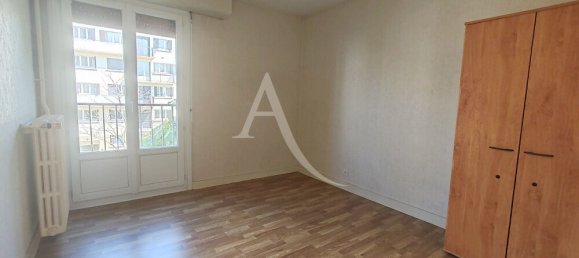 3 bedrooms Apartment in Blois, France No. 260175 4