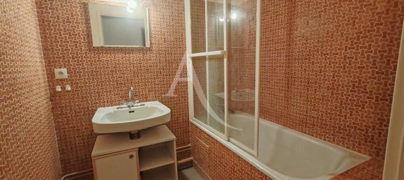 3 bedrooms Apartment in Blois, France No. 260175 6