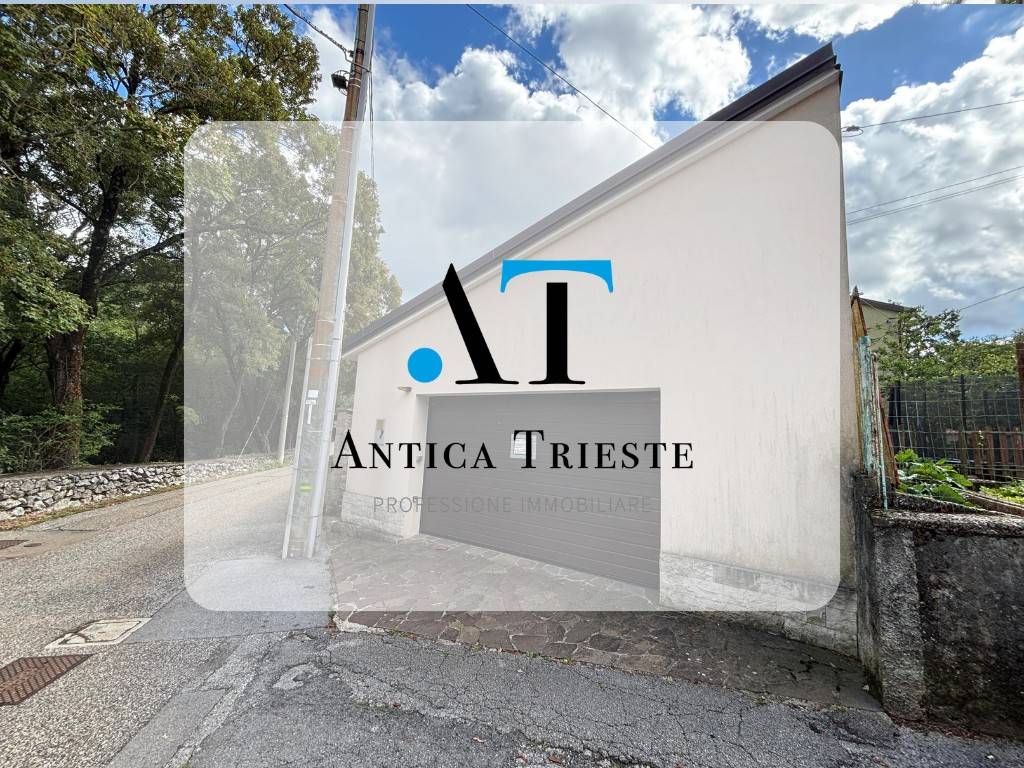  مرآب في Trieste, Italy 150متر مربع رقم 338858