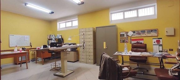 5-Zimmer Gewerbliche Immobilie in Bari, Italy, Nr. 118717 3