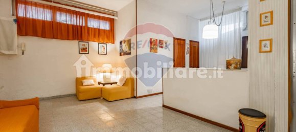 1 room Commercial property in Bari, Italy No. 311411 12
