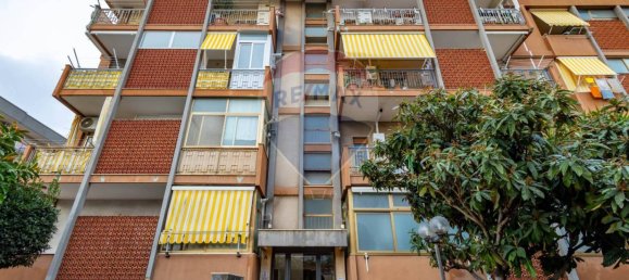 1 room Commercial property in Bari, Italy No. 311411 2