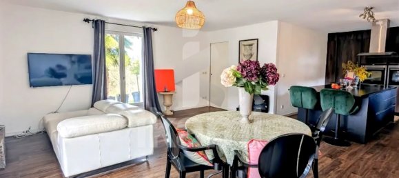 Casa de 3 dormitorios en Saint-Pierre-de-Cherennes, France No. 195078 21