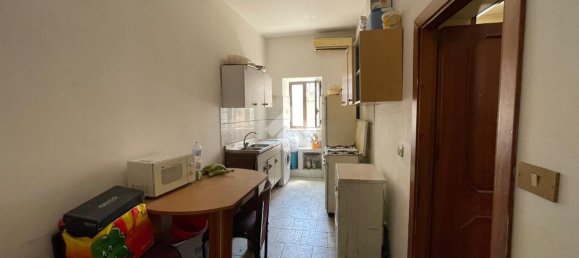 3 rooms Apartment in Palermo, Italy No. 175166 4