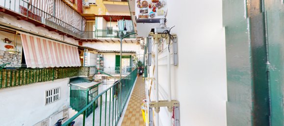 2 bedrooms Apartment in Naples, Italy No. 206775 25