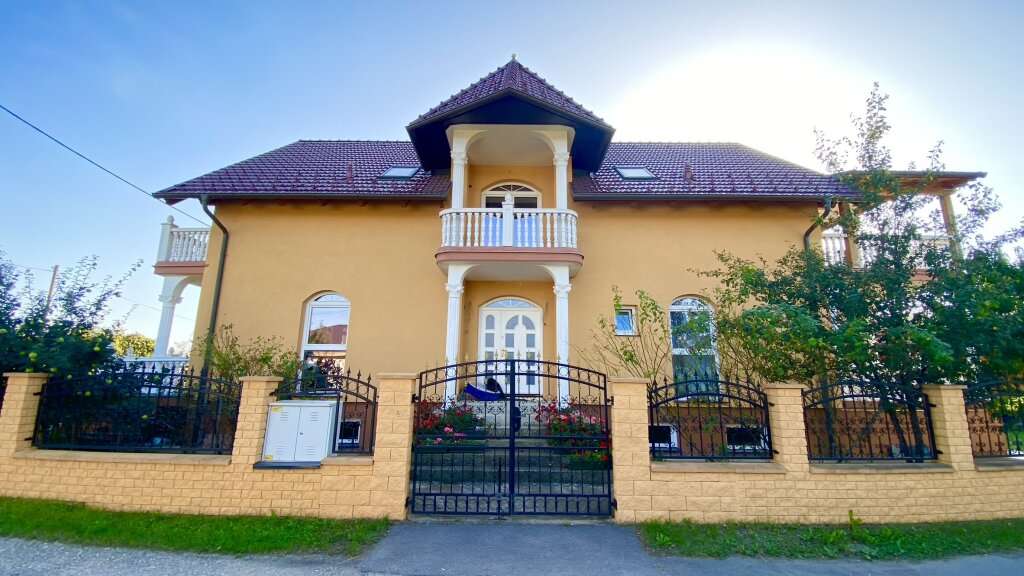 8-Zimmer Villa in Gänserndorf, Austria, Nr. 25603