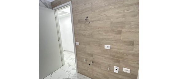 2 Schlafzimmer Wohnung in Rome, Italy, Nr. 16871 19