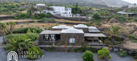 2 bedrooms House in Pantelleria, Italy No. 328472 2