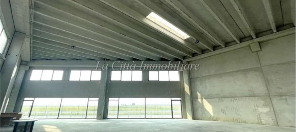 600m² Warehouse in Romentino, Italy No. 51547 7