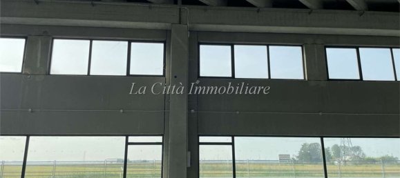 600m² Warehouse in Romentino, Italy No. 51547 8