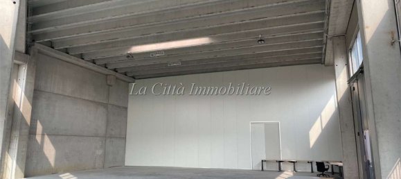 600m² Warehouse in Romentino, Italy No. 51547 13