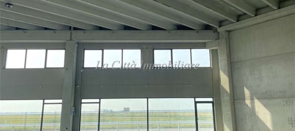 600m² Warehouse in Romentino, Italy No. 51547 6