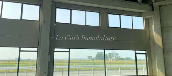 600m² Warehouse in Romentino, Italy No. 51547 4