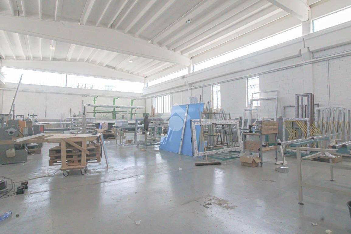 1 room Warehouse in Roccafranca, Italy No. 303044